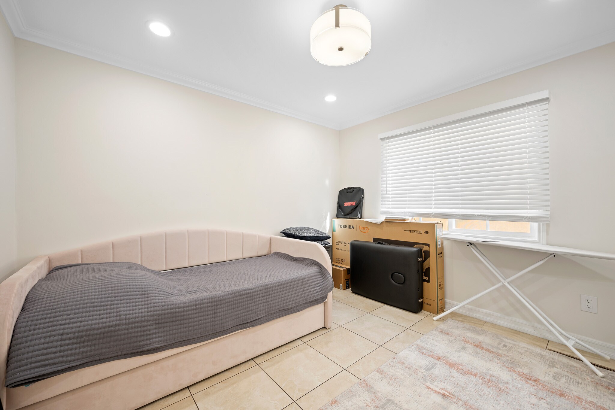 Building Photo - 1520 Orange Grove Ave