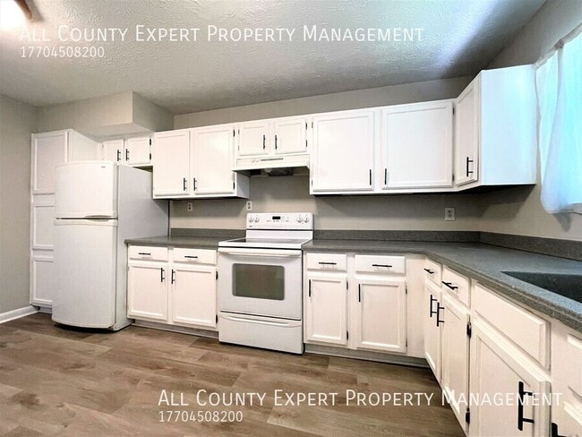 Building Photo - 3758 Sidney Lanier Blvd