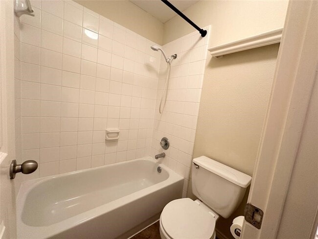 Building Photo - 1707 Magnolia Lake Ln