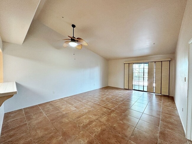 Building Photo - 1 MONTH FREE!!! 2 BEDROOM SINGLE STORY TOWNHOME 55+ COMMUNITY
