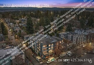 Building Photo - 9222 Roosevelt Way NE