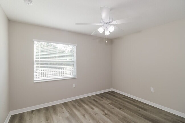 Building Photo - 13700 Whitby Rd