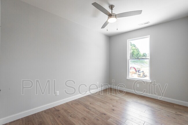 Building Photo - 1904 Cypress Ln