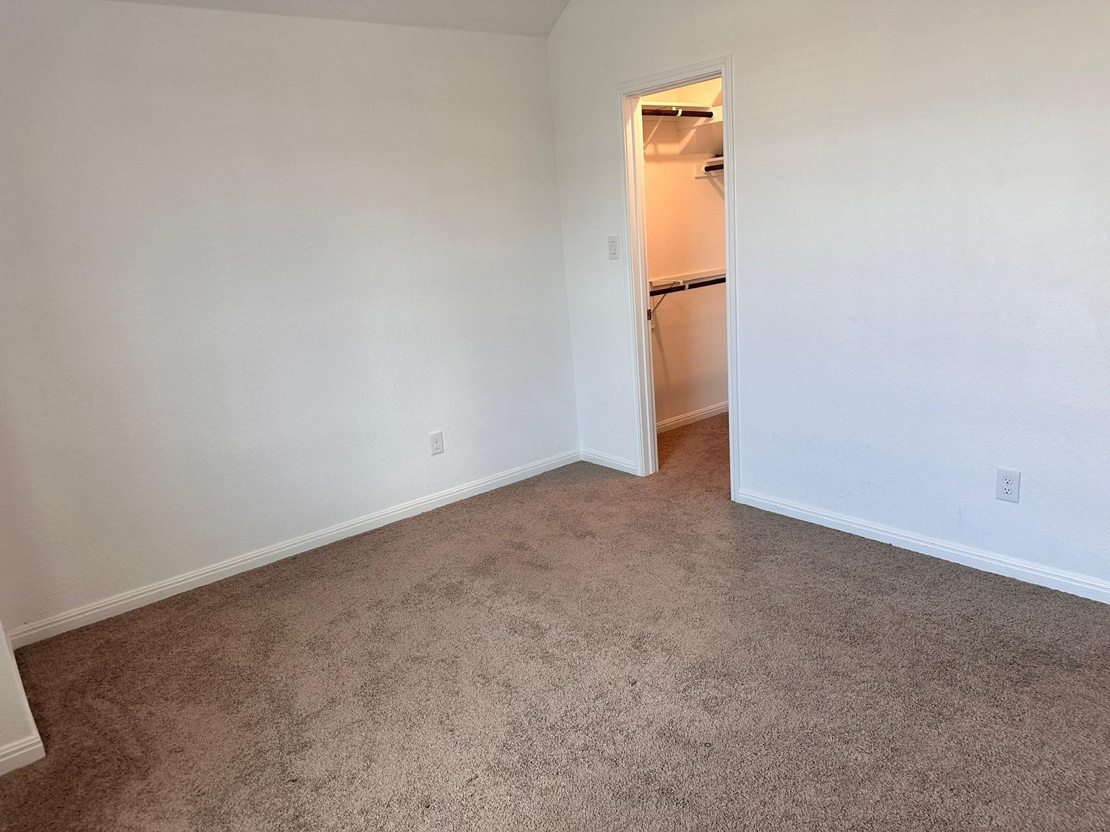 Building Photo - 15126 Nettleton Ml
