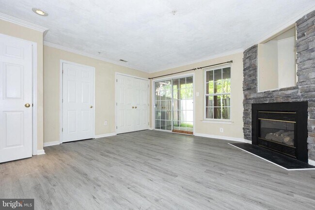Building Photo - 8213 Brooktree St