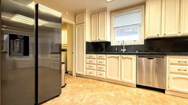 Building Photo - 3BD/2BA Classic Charming Home in Desirable Willow Glen