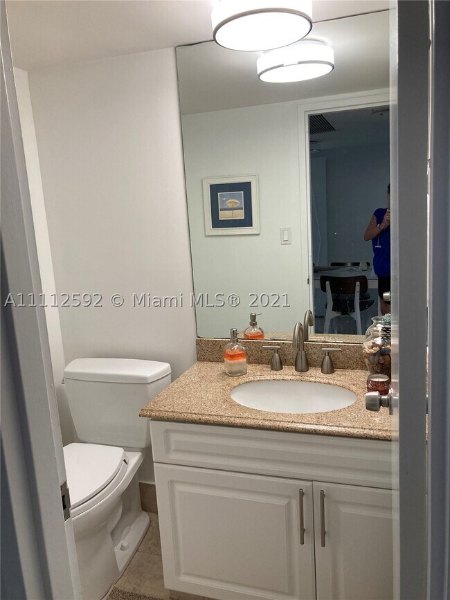 Building Photo - 5161 Collins Ave