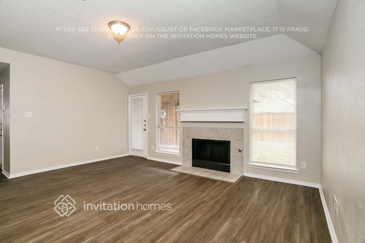 Building Photo - 9999 Buckingham Ln