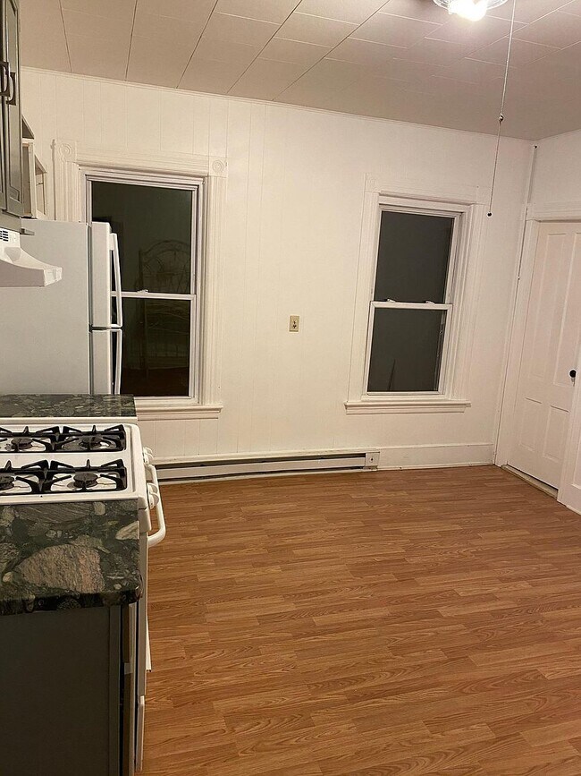 Building Photo - 18 Fairbanks St