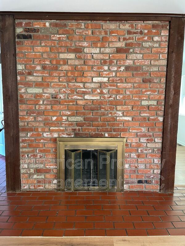 Building Photo - 5102 E 33rd St