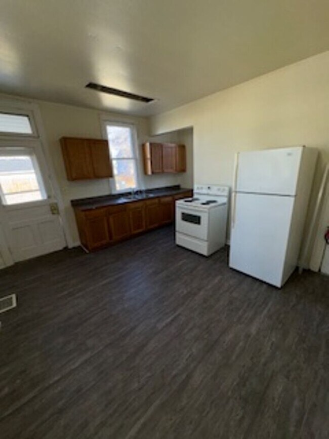 Building Photo - 500 E Franklin St