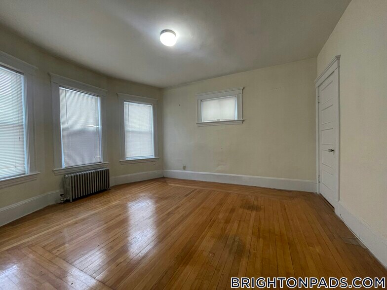 Building Photo - 62 Union St