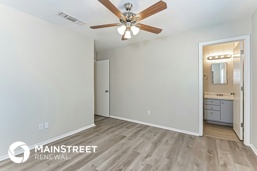 Building Photo - 1594 W Swisher Pl