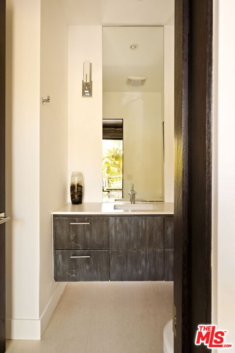 Building Photo - 1516 Forest Knoll Dr