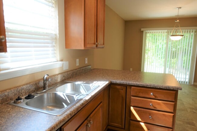 Building Photo - 161 Tiara Ridge Ln