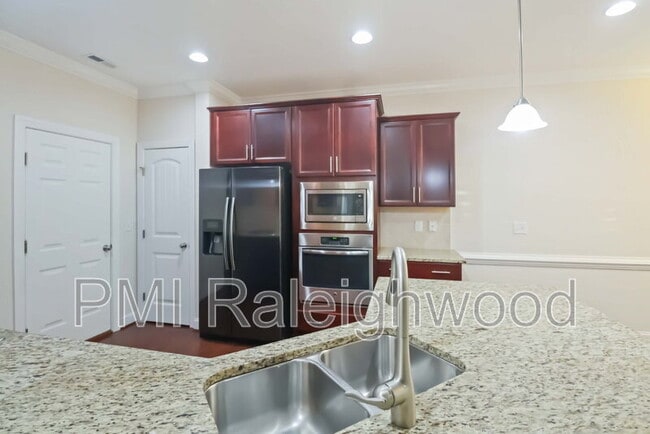 Building Photo - 2707 Masonboro Ferry Dr