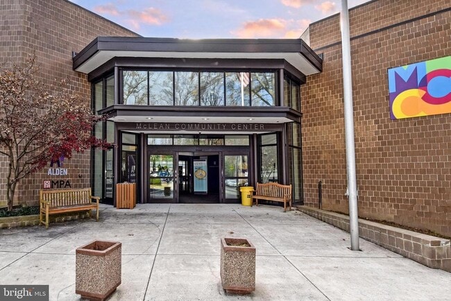 Building Photo - 7104 Old Dominion Dr