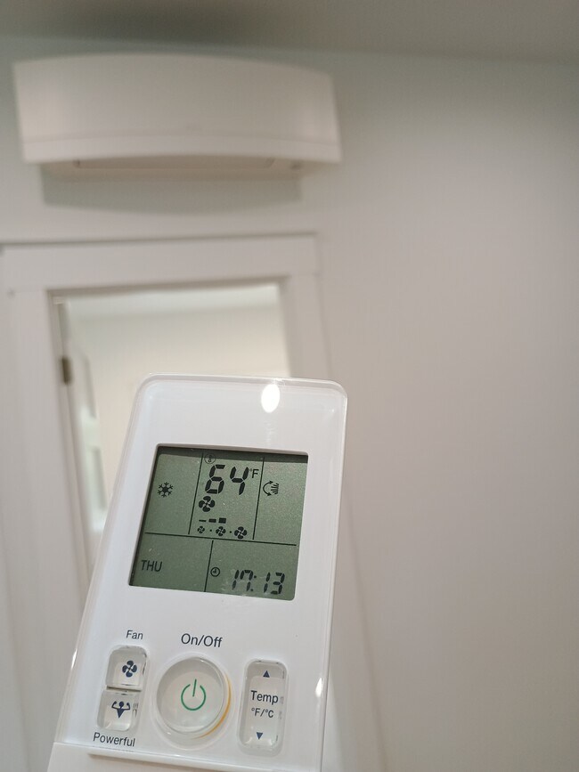 Building Photo - 1815 G St