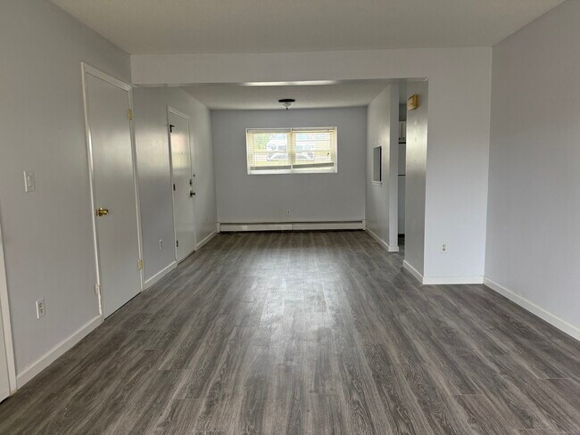 Building Photo - 226 Laurel St