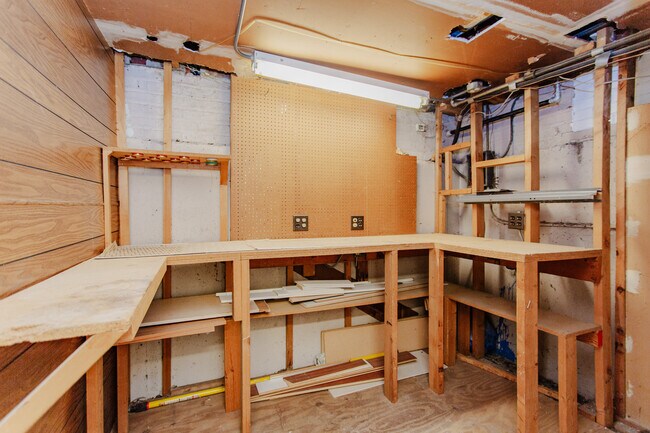 Building Photo - 4852 Carol St