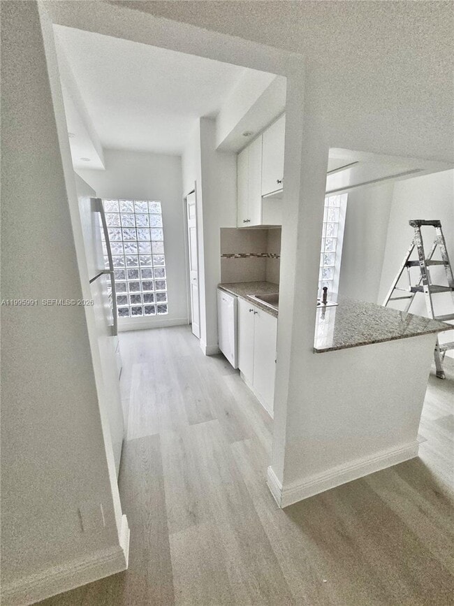 Building Photo - 568 SW 3rd St