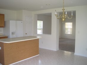 Building Photo - 233 Milpass Dr