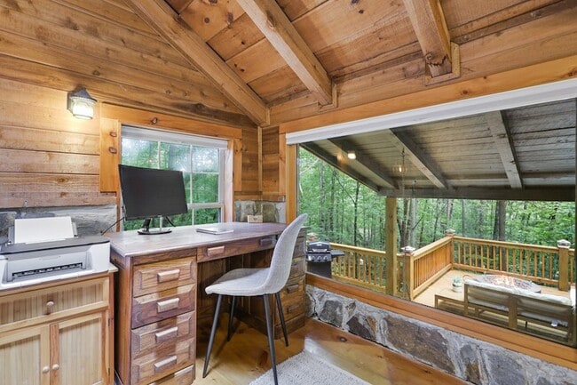 Building Photo - 166 Nantahala Pass Rd