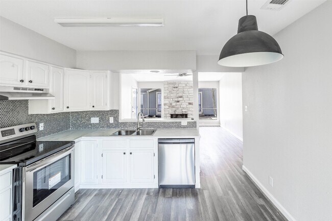 Building Photo - 10309 Burmaster Ln