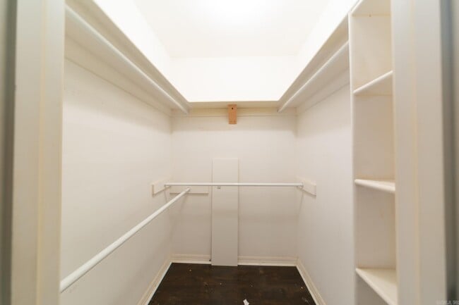 Building Photo - 12 Forest Dr