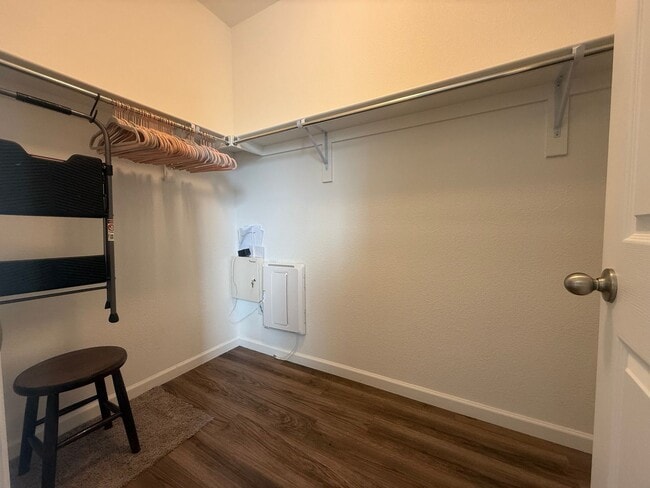 Building Photo - 9927 Beckham St