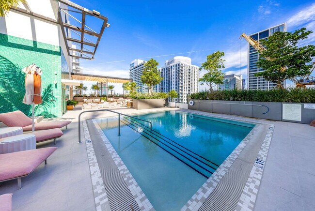 Building Photo - 601 N Miami Ave
