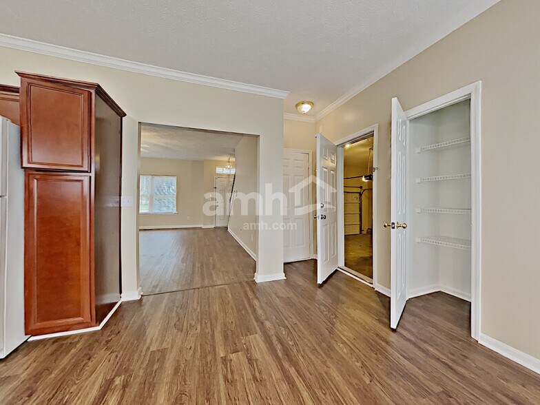 Building Photo - 221 Scarlet Ridge Ct