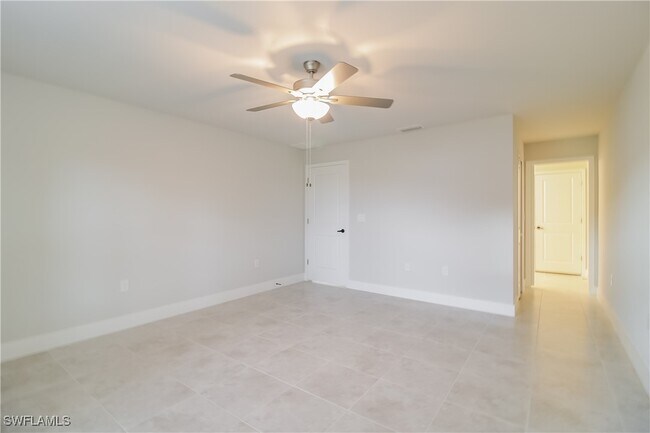 Building Photo - 1005 Angelo Ave