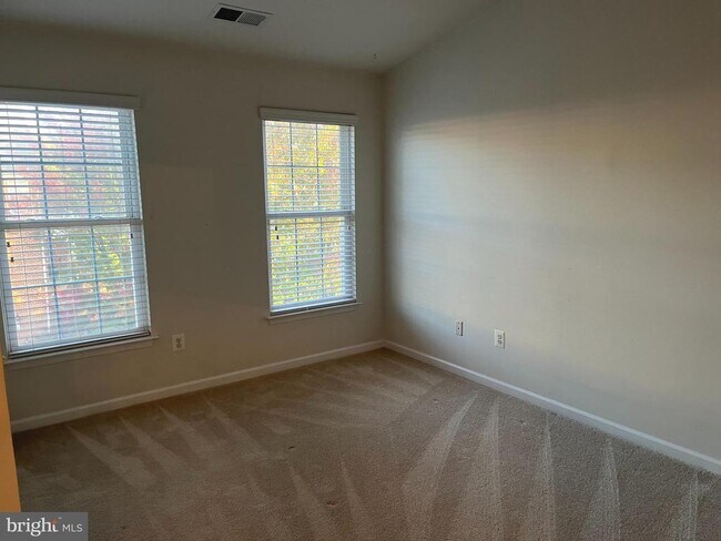 Building Photo - 209 Misty Pond Terrace