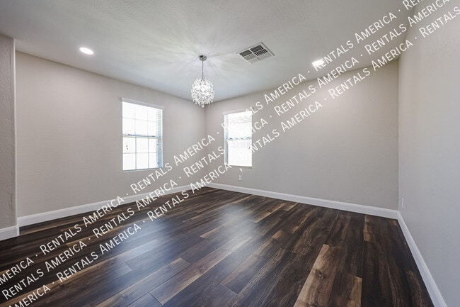 Building Photo - 886 S Brewer Dr