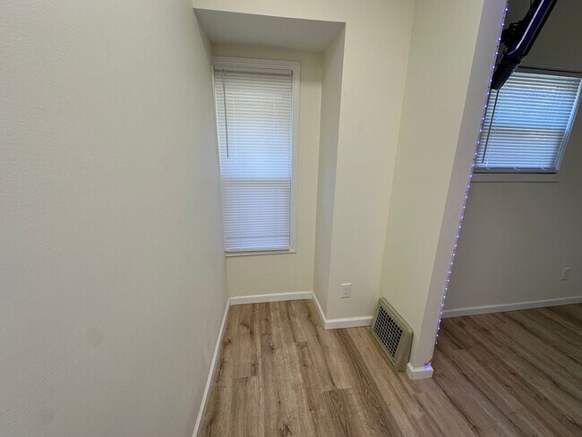 Building Photo - 119 Shields Rd