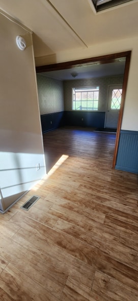 Building Photo - 2899 Sylvania Rd