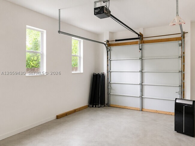 Building Photo - 2954 Whitehead St