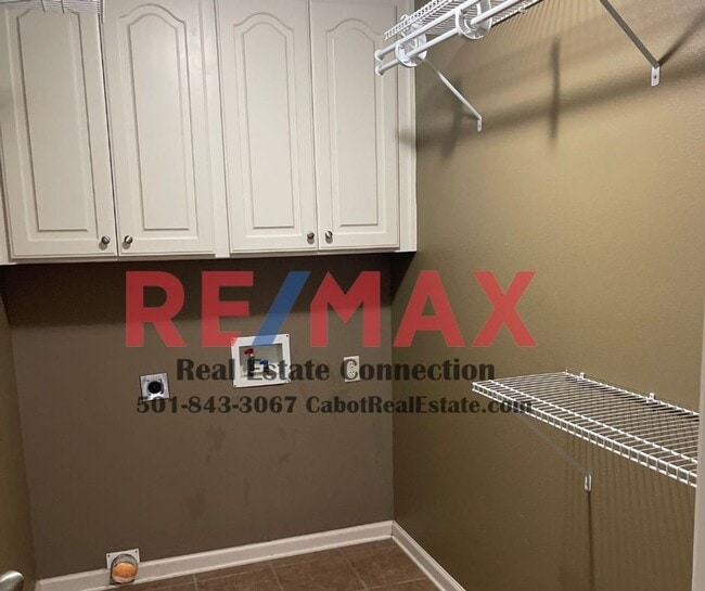 Building Photo - Sorry No Smoking and Pets Permitted with R...