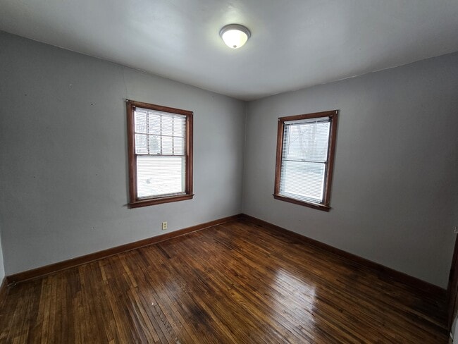 Building Photo - 401 Charles St