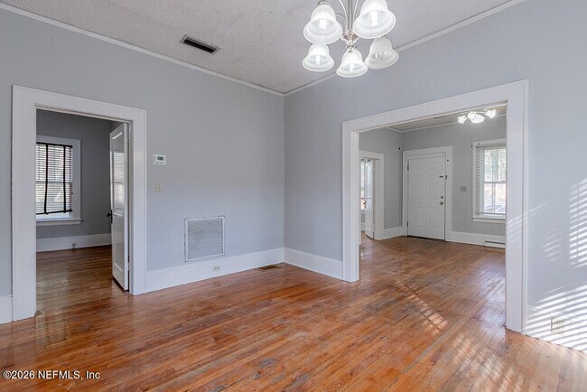 Building Photo - 1072 Brown St