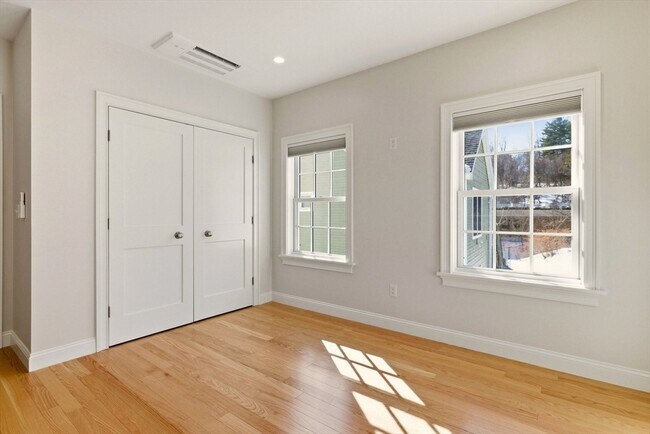 Building Photo - 13 1/2 Merrimac St