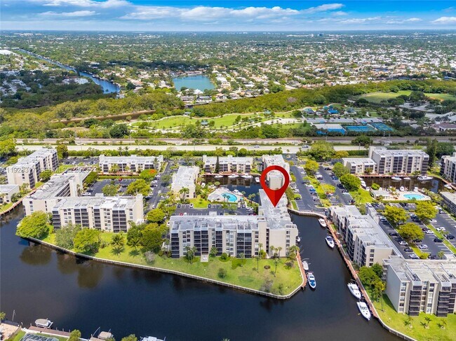 Building Photo - 12 Royal Palm Way