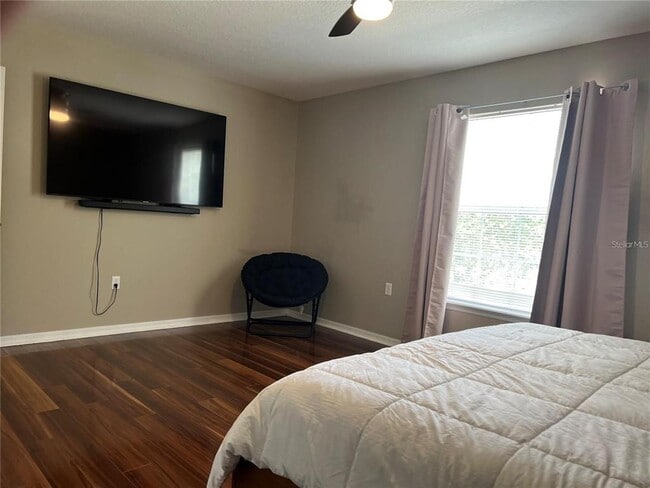 Building Photo - 2020 Greenwood Valley Dr