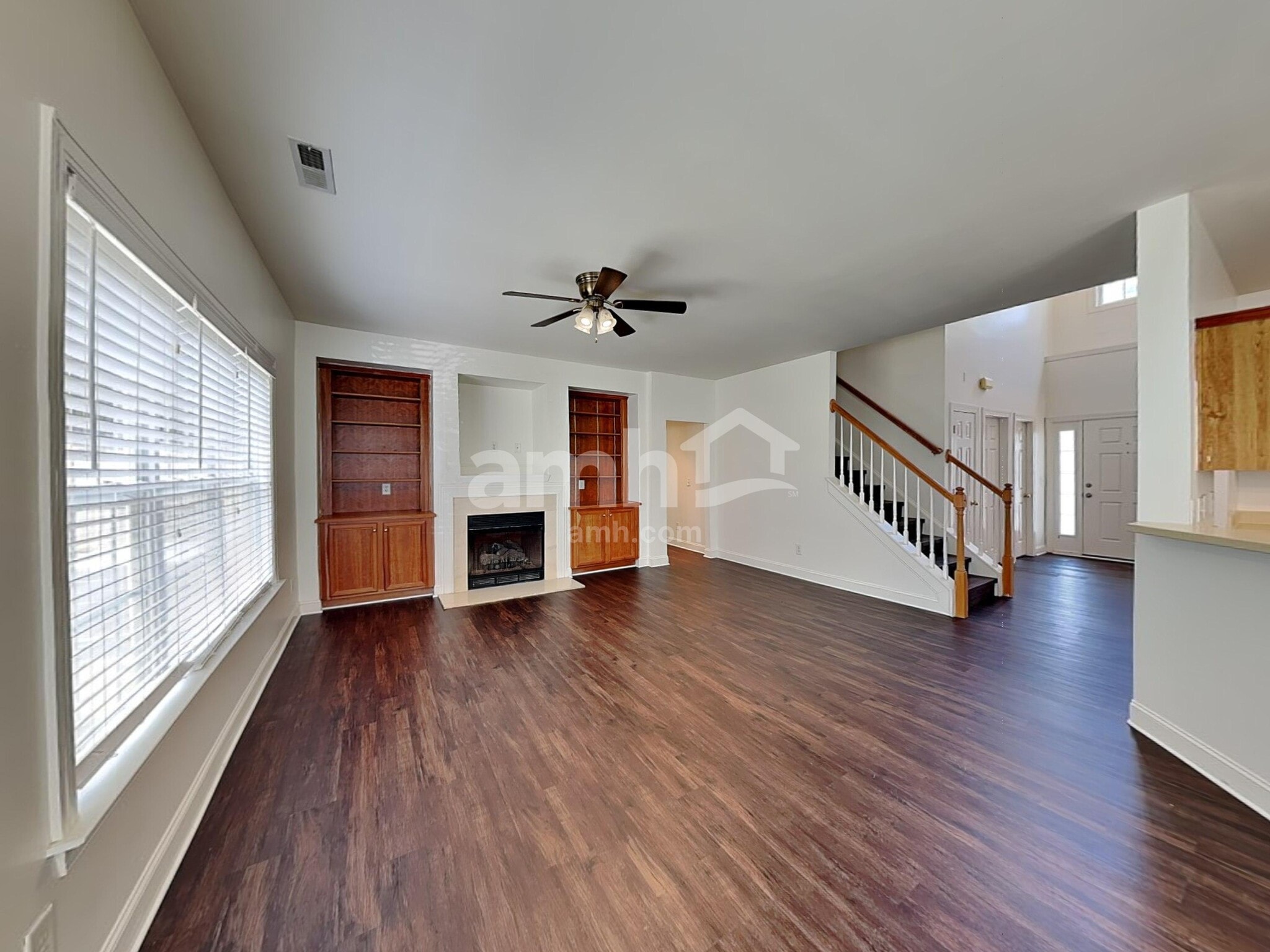 Building Photo - 2016 Sentinel Dr