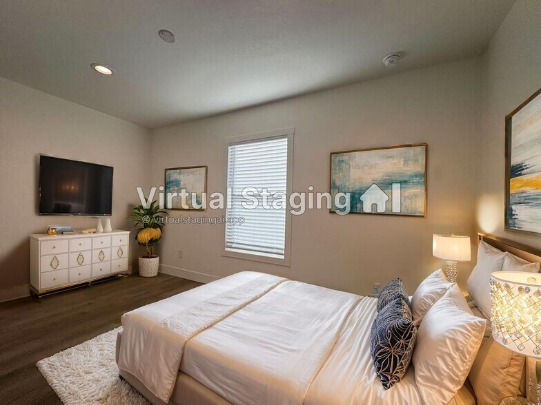 Building Photo - 2060 N Center St