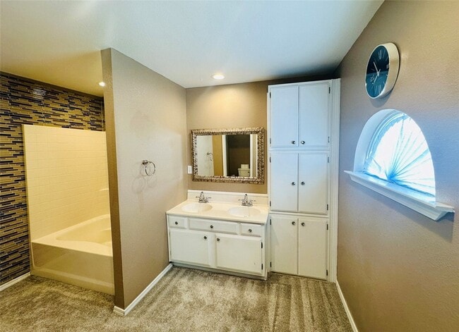 Building Photo - 12366 Legacy Ln