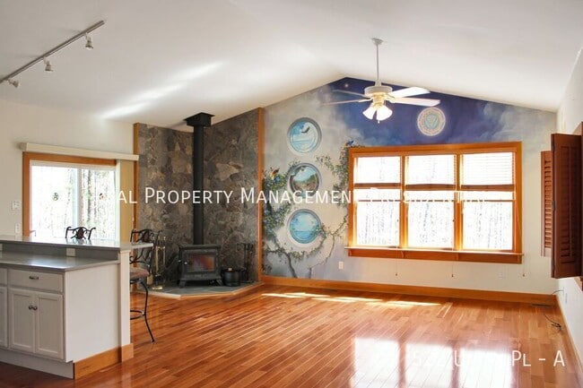 Building Photo - 522 Unity Pl