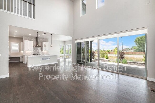 Building Photo - 533 Red Thistle Dr