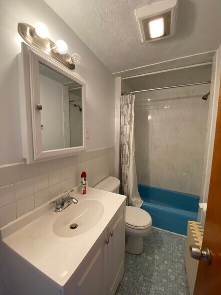 Building Photo - 51 Aldie St